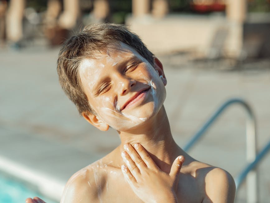 When to Use Chemical Sunscreen vs Sun-Protective Clothing