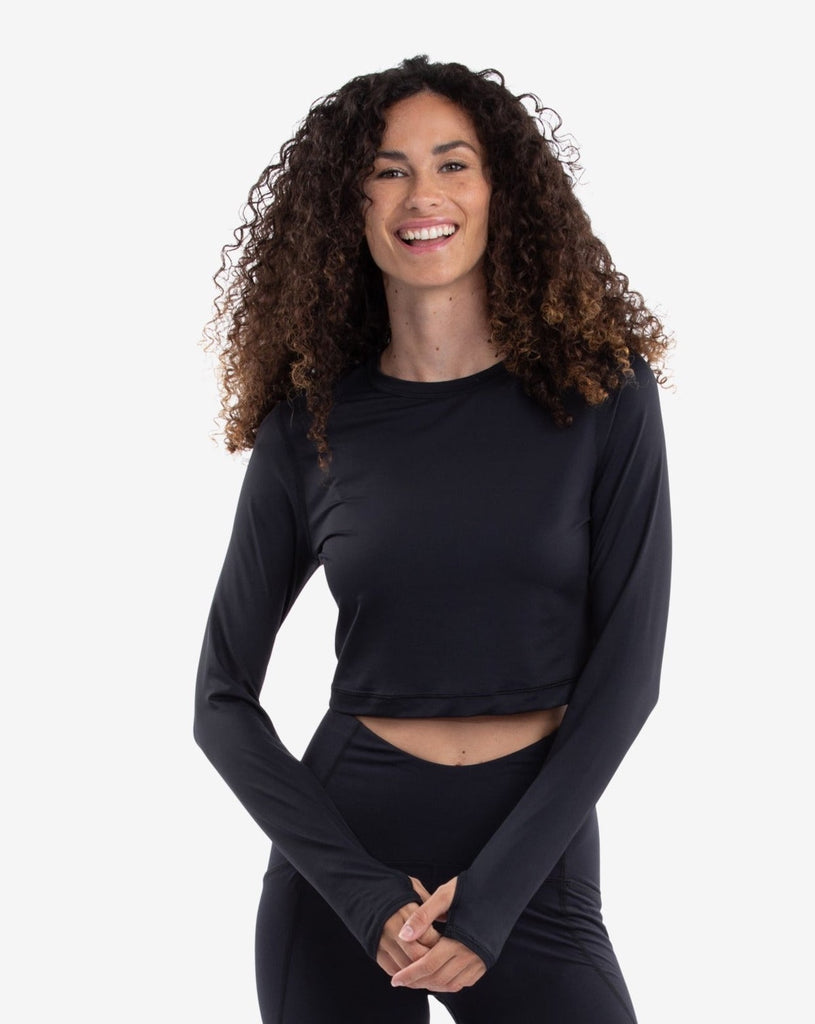Women wearing black everyday crop top with black leggings. (Style 4015) - BloqUV