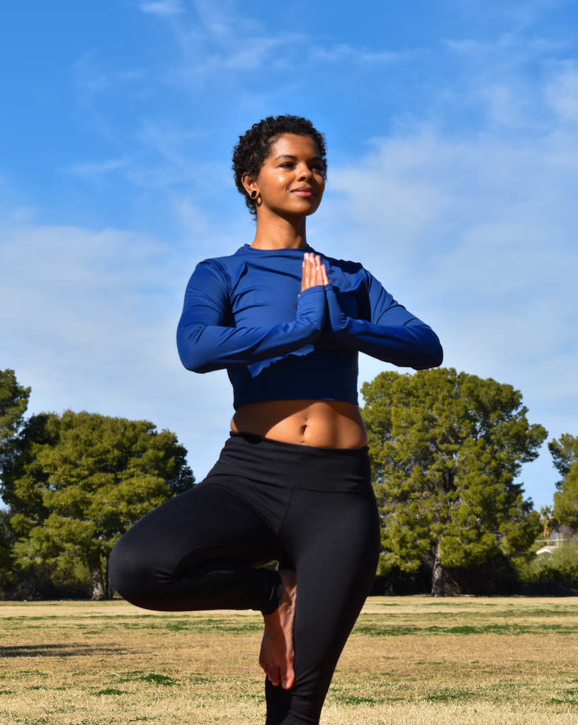 Women doing yoga wearing navy everyday crop top with black leggings. (Style 4015) - BloqUV
